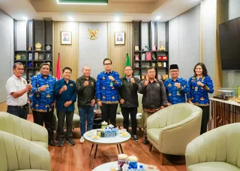 Foto: Rico Waas Terima Audiensi Panitia Natal PWI 1