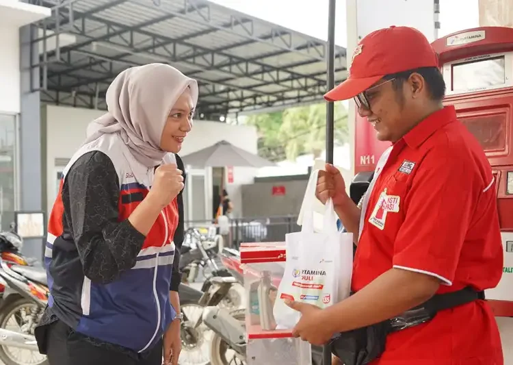 Foto: Tim medis Pertamina Patra Niaga Regional Sumbagut terus melakukan upaya pemulihan dan memastikan kesehatan para petugas garda terdepan penyaluran energi di tengah situasi bencana yang melanda Aceh, Sumatera Utara, dan Sumatera Barat.(Dok:Pertamina Sumbagut)
