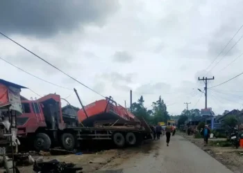 Foto: Rem Blong Truk di Dairi, 12 Luka 1