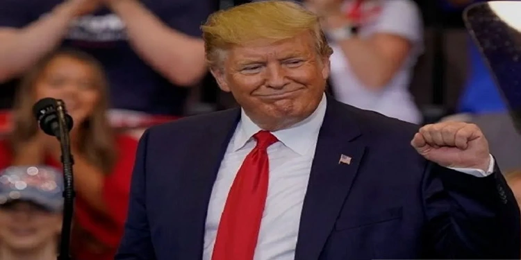 Foto: Trump Soroti Pertemuan Starmer dan Xi Jinping