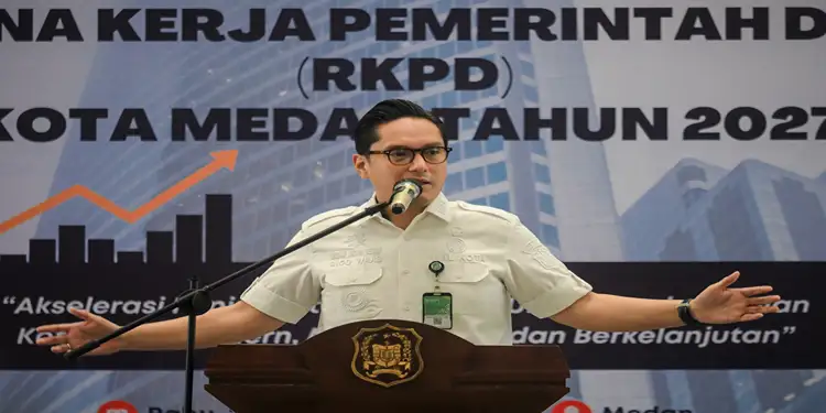 Foto: Realisasi Investasi Tembus Rp14,5 Triliun, Rico Waas Tekankan Dampak Nyata bagi Ekonomi