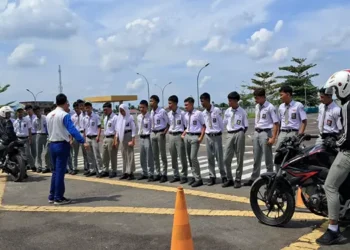 Honda Bekali Pelajar SMK Medan Pentingnya Jaga Jarak Aman di Jalan