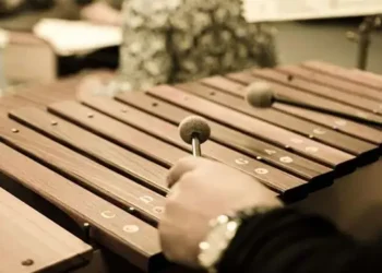 Kolintang Alat Musik Tradisional Sulawesi Utara