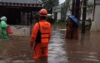 Banjir Jakarta Rendam 10 RT dan 23 Ruas Jalan