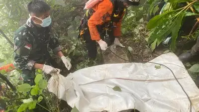Foto: Data Korban Pesawat IAT Jatuh di Gunung Bulusaraung