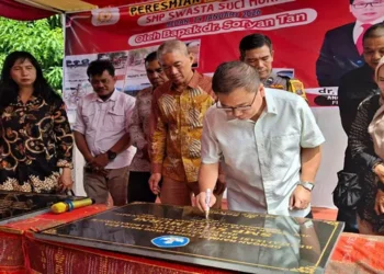 Wajah Michele Floren Sumringah di Sekolah Baru