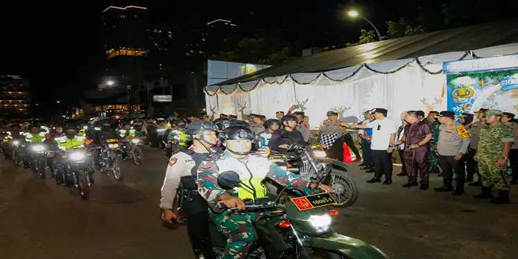 Foto: Wali Kota Medan, Rico Tri Putra Bayu Waas bersama unsur Forkopimda Kota Medan menggelar patroli skala besar, pada Rabu (31/12/2025) malam.(Dok:Diskominfo Medan)