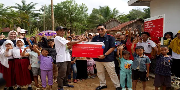 Foto: PGN Serahkan Sarana Wisata Danau Kemiri