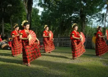 Tari Pakarena Identik dengan Gerak Lembut