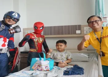 Foto: Smilingkids Bagikan Makanan Sehat di RS Murni Teguh 4
