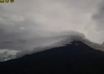 Foto: Gunung Semeru Kembali Erupsi Setinggi 800 Meter 7