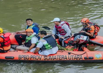 Foto: Zakiyuddin Harahap Ikuti Aksi Bersih Sungai Deli 2