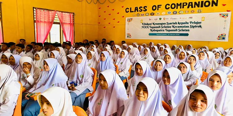 Foto: OJK Provinsi Sumatera Utara melalui kegiatan edukasi kepada pelajar Madrasah Aliyah Negeri (MAN) Tapanuli Selatan di Kecamatan Sipirok.(Foto:OJK Sumut)