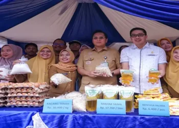 Foto: Buka Pasar Murah Imlek, Rico Waas: Medan Simbol Keberagaman Indonesia 9