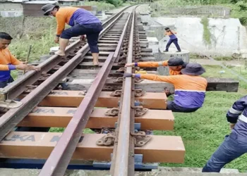 Foto: KAI Divre I Sumut Rampungkan Pemasangan 2.293 Bantalan Sintetis Jelang Angkutan Lebaran 2026 8