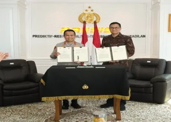 Foto: Bimo Wijayanto dan Syahardiantono Tandatangani PKS 5