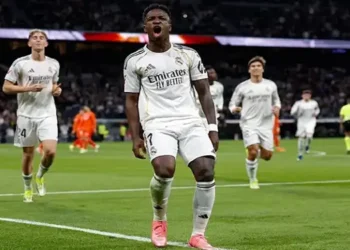 Foto: Real Madrid Kalahkan Real Sociedad 4-1 9
