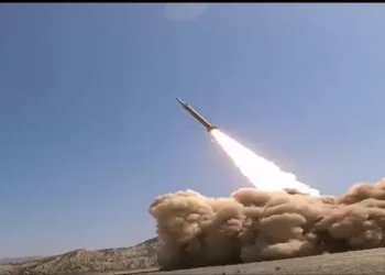 Foto: Ancaman Rudal Iran ke Wilayah Amerika Serikat: Donald Trump Ungkap Kekhawatiran di Pidato Kenegaraan 4