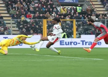 Foto: AC Milan Tekuk Cremonese 2-0: Gol Dramatis Pavlovic dan Leao di Menit Akhir Jaga Asa Scudetto 5