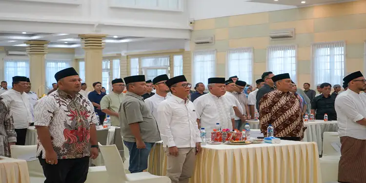 Foto: Wakil Wali Kota Medan, H. Zakiyuddin Harahap
saat menghadiri langsung acara buka puasa bersama sekaligus pemberian santunan kepada anak yatim piatu & disabilitas yang digelar di Aula Perguruan Islam Al-Amjad, Minggu (8/3/2026).(Dok:Diskominfo Medan)