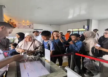 Foto: Puncak Arus Balik Lebaran 2026: Volume Penumpang KAI Sumut Melejit, Tiket Promo Ludes Terjual 4