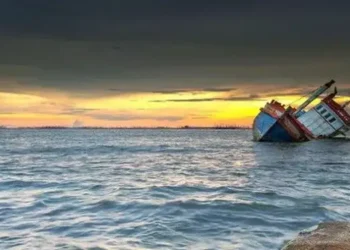 Foto: Seluruh ABK KM Nazila 05 Berhasil Ditemukan Selamat Setelah Kapal Tenggelam di Perairan Maluku Utara 9