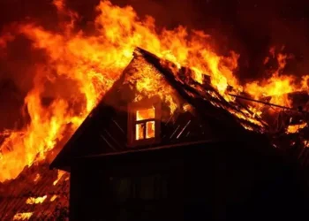 Foto: Kebakaran Hebat Hanguskan Tiga Rumah di Mon Geudong Lhokseumawe 1