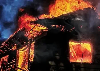 Foto: Insiden Kebakaran Rumah di Desa Padang Genting Batu Bara, Diduga Akibat Korsleting 7