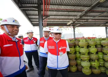 Foto: Jamin Stok Lebaran, Direksi Pertamina Patra Niaga Cek Kesiapan Fasilitas Energi di Medan 5