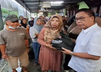 Foto: Sofyan Tan Salurkan 500 Paket Ramadan di Medan, Tekankan Pendidikan sebagai Kunci Putus Rantai Kemiskinan 2
