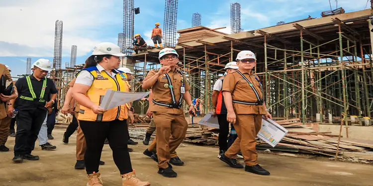 Foto: Wakil Wali Kota Medan H. Zakiyuddin Harahap meninjau langsung progres pembangunan Sekolah Rakyat Kota Medan di Jalan Flamboyan II, Kelurahan Tanjung Selamat, Kecamatan Medan Tuntungan, Senin (30/3/2026).(Dok:Diskominfo Medan)