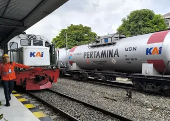 Foto: KAI Divre I Sumut Distribusikan 11.118 KL BBM untuk Kelancaran Mudik Lebaran 2026 7