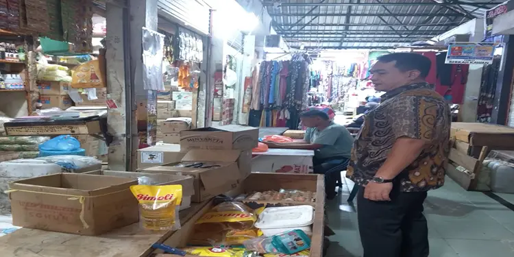 Foto: BULOG Kanwil Sumut terus berupaya mengajak para pedagang pengecer agar bermitra dengan BULOG, sehingga mereka akan mendapatkan harga Minyakita yang sesuai dengan ketentuan.(Dok:Bulog Sumut)