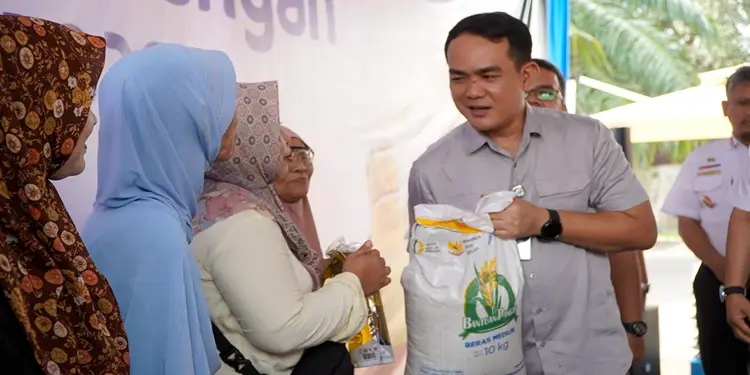Foto: Kepala Perum Bulog Kanwil Sumut, Budi Cahyanto saat launching penyaluran bantuan pangan alokasi Februari dan Maret 2026 di Medan, Rabu (11/03/2026).(Dok:Bulog Sumut)