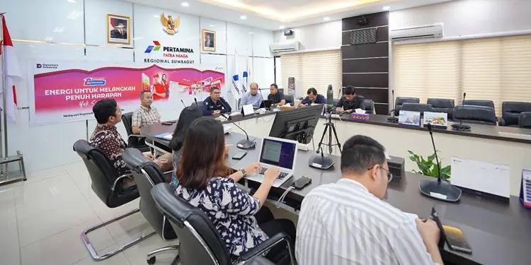 Foto: Pertamina Patra Niaga Regional Sumbagut bersama Ombudsman Republik Indonesia (ORI) Perwakilan Provinsi Sumatera Utara melakukan koordinasi guna memastikan kesiapan stok serta layanan energi bagi masyarakat selama periode Ramadan dan Idulfitri 2026 di kantor Region Pertamina Patra Niaga Sumbagut, Medan (12/03).(Dok:Pertamina Sumbagut)