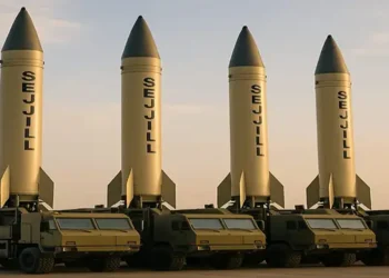 Foto: Serangan Operasi True Promise 4: Iran Kerahkan Rudal Sejjil Gempur Infrastruktur Militer Israel 4