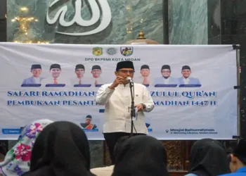 Foto: Rico Waas Ajak Pemuda Jadikan Masjid Benteng Penghalau Gadget dan Narkoba di Medan Denai 2
