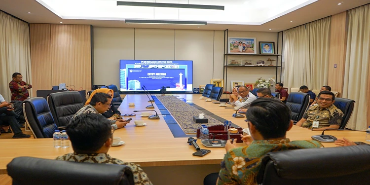 Foto: Entry Meeting atas pemeriksaan Laporan Keuangan Pemerintah Daerah (LKPD) Tahun 2025 secara daring dari Rumah Dinas Wali Kota, Kamis (2/4/2026).(Dok:Diskominfo Medan)