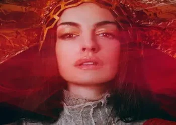 Foto: Sinopsis Film Mother Mary Drama Psikologis Anne Hathaway dan Michaela Coel Tayang 24 April 2026 6