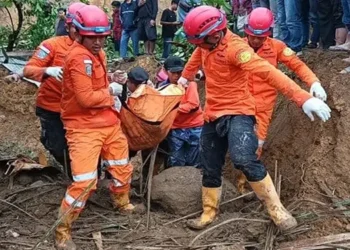 Foto: Tragedi Longsor Sembahe Deliserdang Lima Orang Meninggal Dunia dan Akses Jalan Terhambat 1