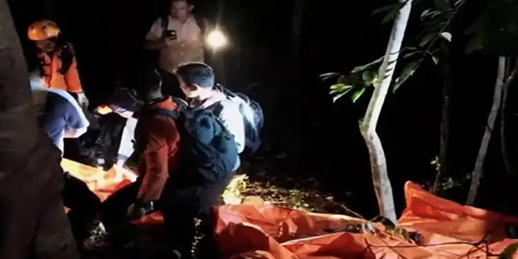 Foto: Semua korban kini telah berhasil diangkat dari titik jatuhnya pesawat.(Istimewa)