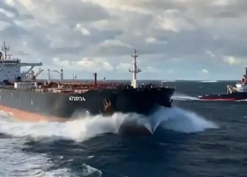 Foto: Iran Sita Dua Kapal di Selat Hormuz Balas Blokade Amerika Serikat Usai Pengumuman Donald Trump 5