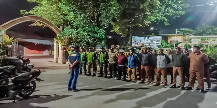 Foto: Kecamatan Medan Deli mengintensifkan patroli malam melalui Posko Trantibum serta mengaktifkan poskamling sebagai langkah utama mengantisipasi begal dan gangguan keamanan lainnya.(Dok:Diskominfo Medan)