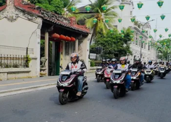 Foto: Telusuri Sudut Kota Medan, Ngaspal Bareng Bapack Tunjukkan Solidaritas Bikers Honda PCX 7