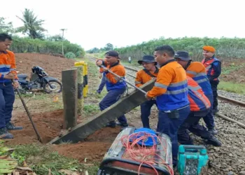 Foto: KAI Divre I Sumut Tata 17 Perlintasan Sebidang Demi Tingkatkan Keselamatan Perjalanan Kereta Api 2026 5