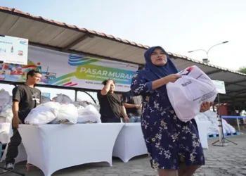 Foto: Pertamina Patra Niaga Regional Sumbagut Gelar Pasar Murah Sembako Bagi Masyarakat Prasejahtera di Lhokseumawe 7