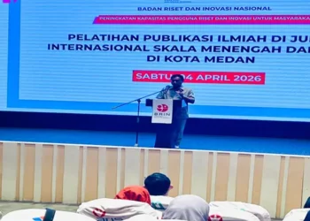 Foto: BRIN dan DPR RI Dorong Dosen Medan Tembus Jurnal Internasional Lewat Pelatihan Riset di Universitas Satya Terra Bhinneka 9