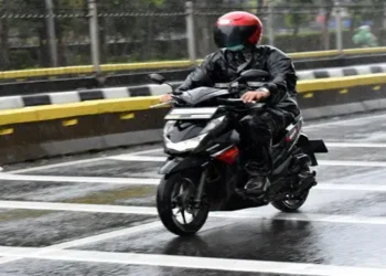 Foto: Pemotor Wajib Tahu! Begini Cara #cari_aman Pilih Mantel Hujan Untuk Berkendara 6