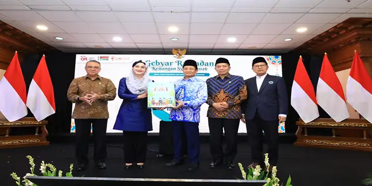 Foto: Acara Penutupan GERAK Syariah 2026 dihadiri Menteri Agama Republik Indonesia Nasaruddin Umar, Menteri Koperasi Republik Indonesia selaku Ketua Harian Masyarakat Ekonomi Syariah (MES) Ferry Juliantono, dan Kepala Eksekutif Pengawas Perilaku Pelaku Usaha Jasa Keuangan, Edukasi, dan Pelindungan Konsumen OJK Dicky Kartikoyono, yang digelar di Kantor OJK Menara Radius Prawiro, Jakarta, Kamis.(Dok:OJK)