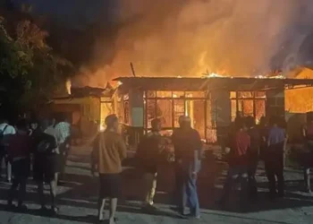 Foto: Rumah Mantan Anggota KPU Deli Serdang Terbakar Empat Sepeda Motor Hangus Dilalap Sijago Merah 7